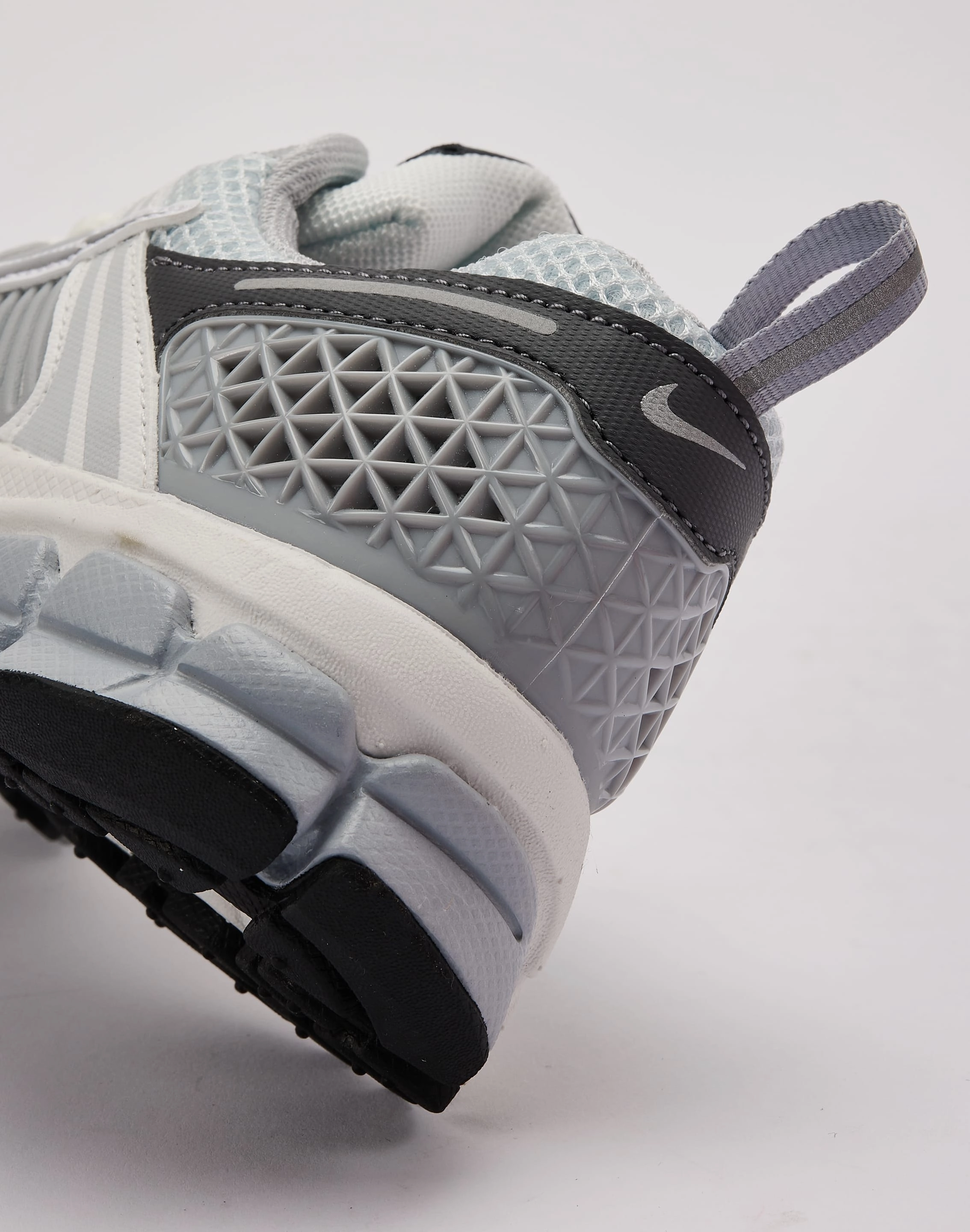 Nike Zoom Vomero 5 Grade-School Casual wear options