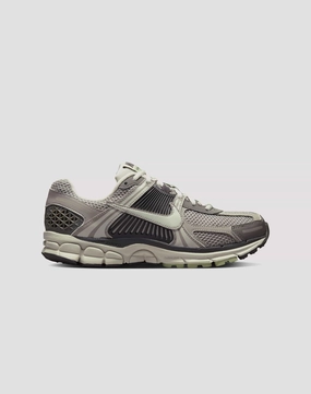 Nike Zoom Vomero 5 "Cobblestone/Light Bone" Denim products Recycled fashion materials