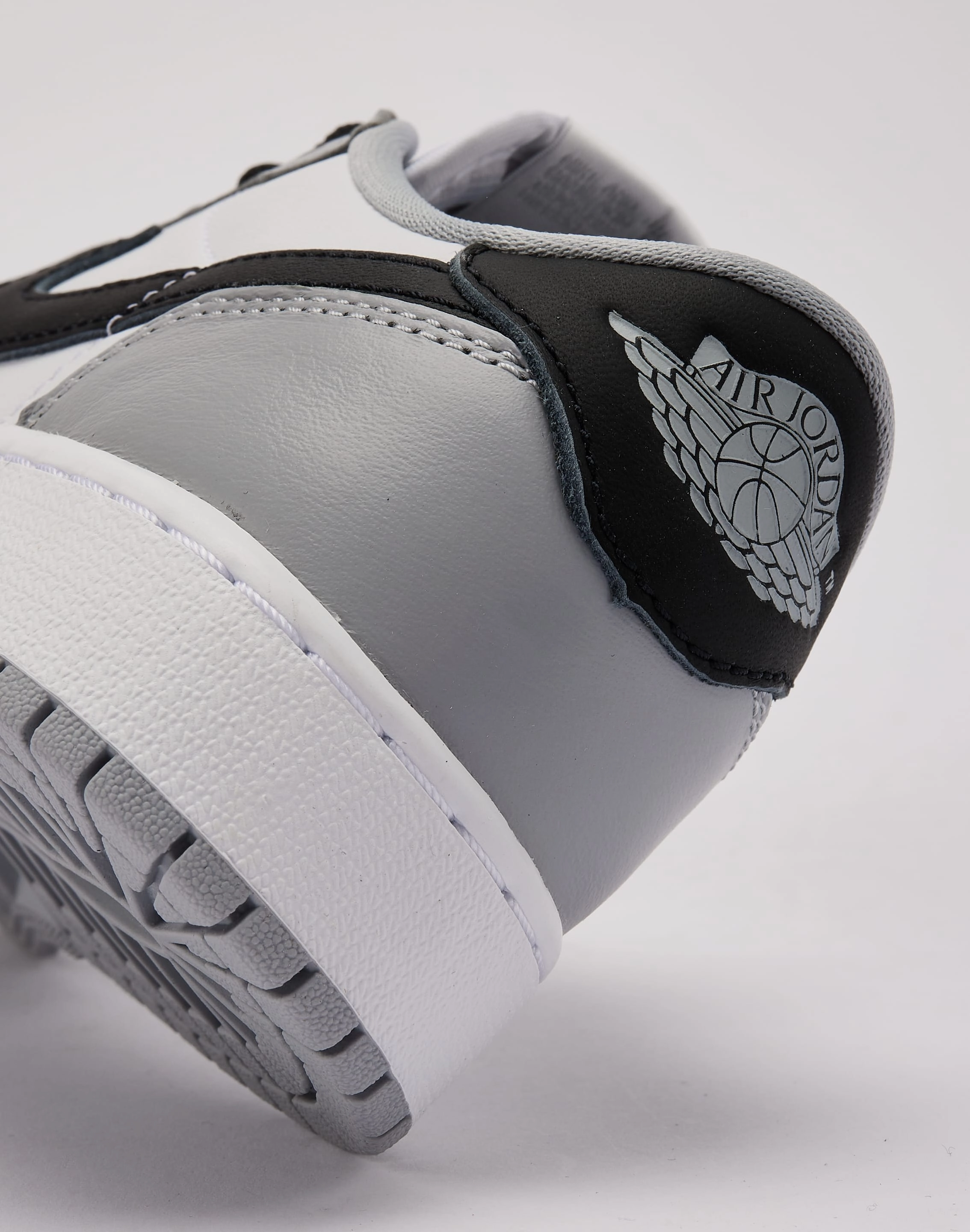 Outerwear options Jordan Air Jordan 1 Retro Low OG 'Wolf Grey?Grade-School