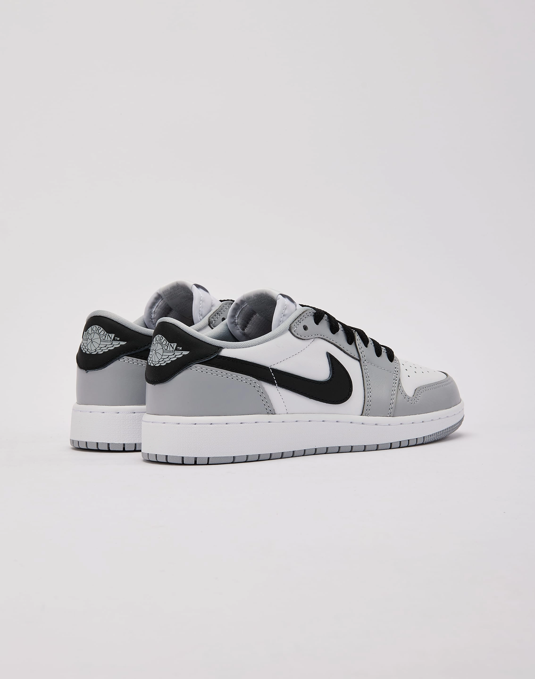 Outerwear options Jordan Air Jordan 1 Retro Low OG 'Wolf Grey?Grade-School