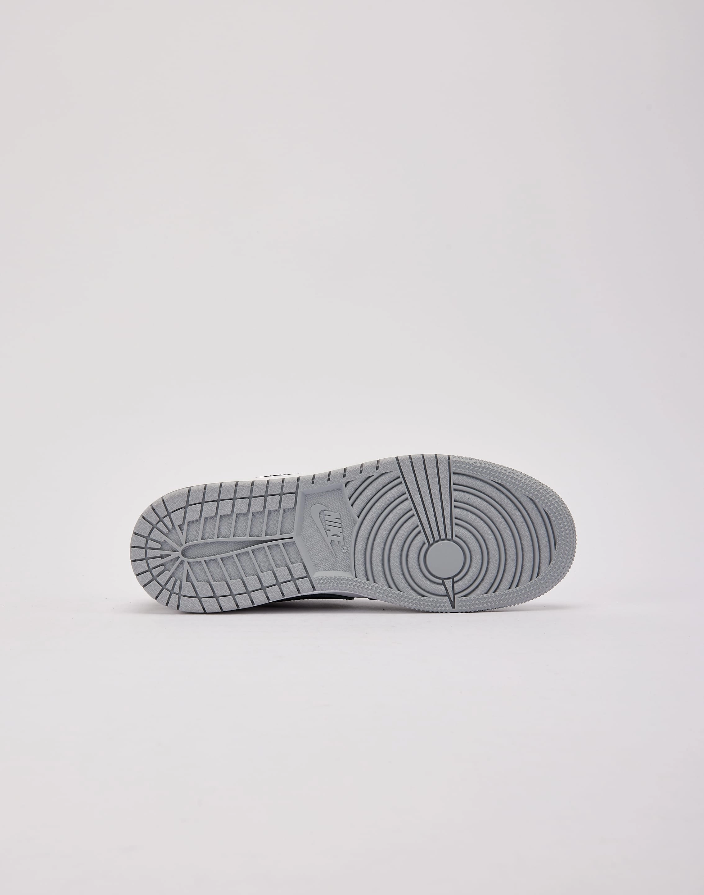 Outerwear options Jordan Air Jordan 1 Retro Low OG 'Wolf Grey?Grade-School