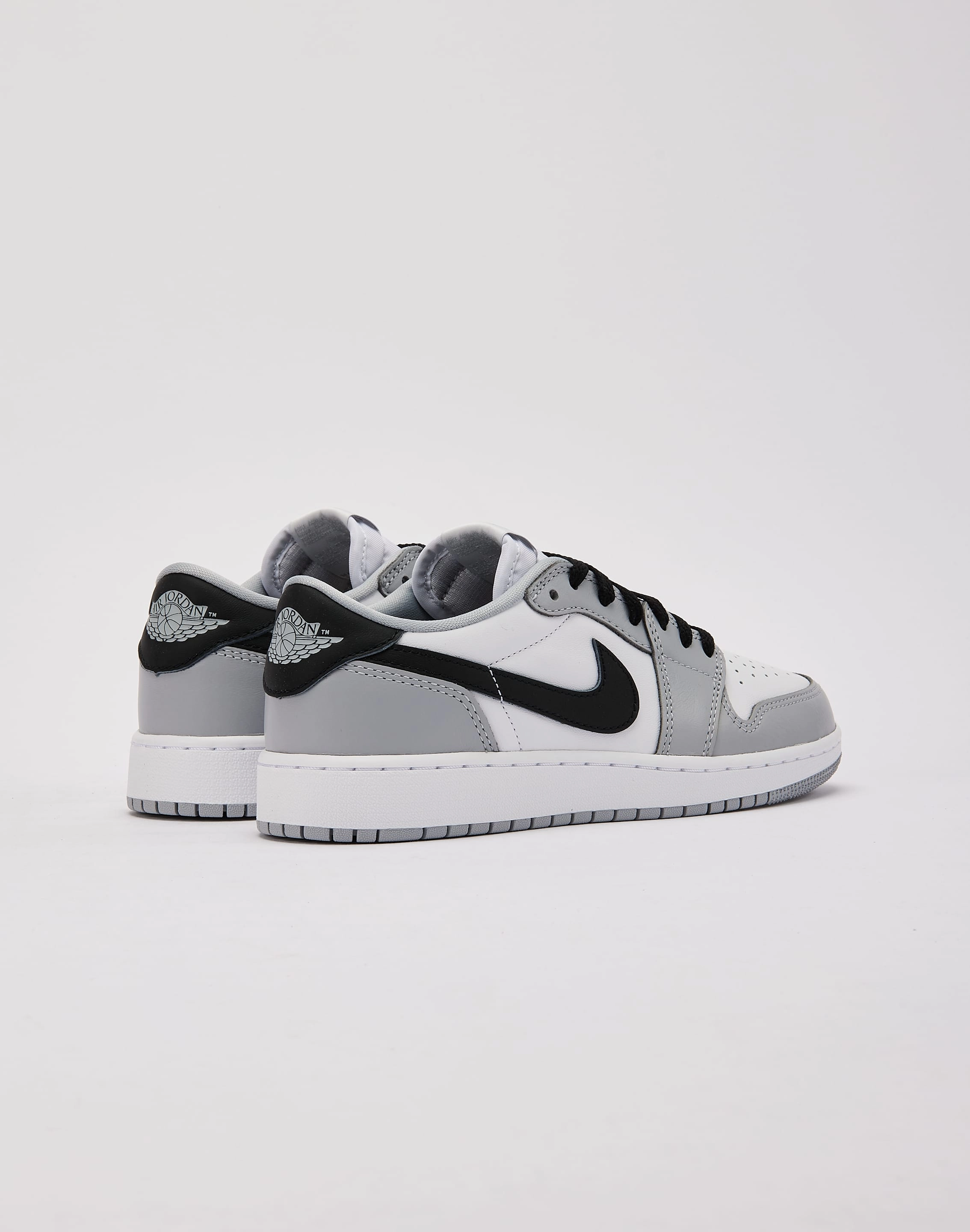 Outerwear options Jordan Air Jordan 1 Retro Low OG 'Wolf Grey?Grade-School
