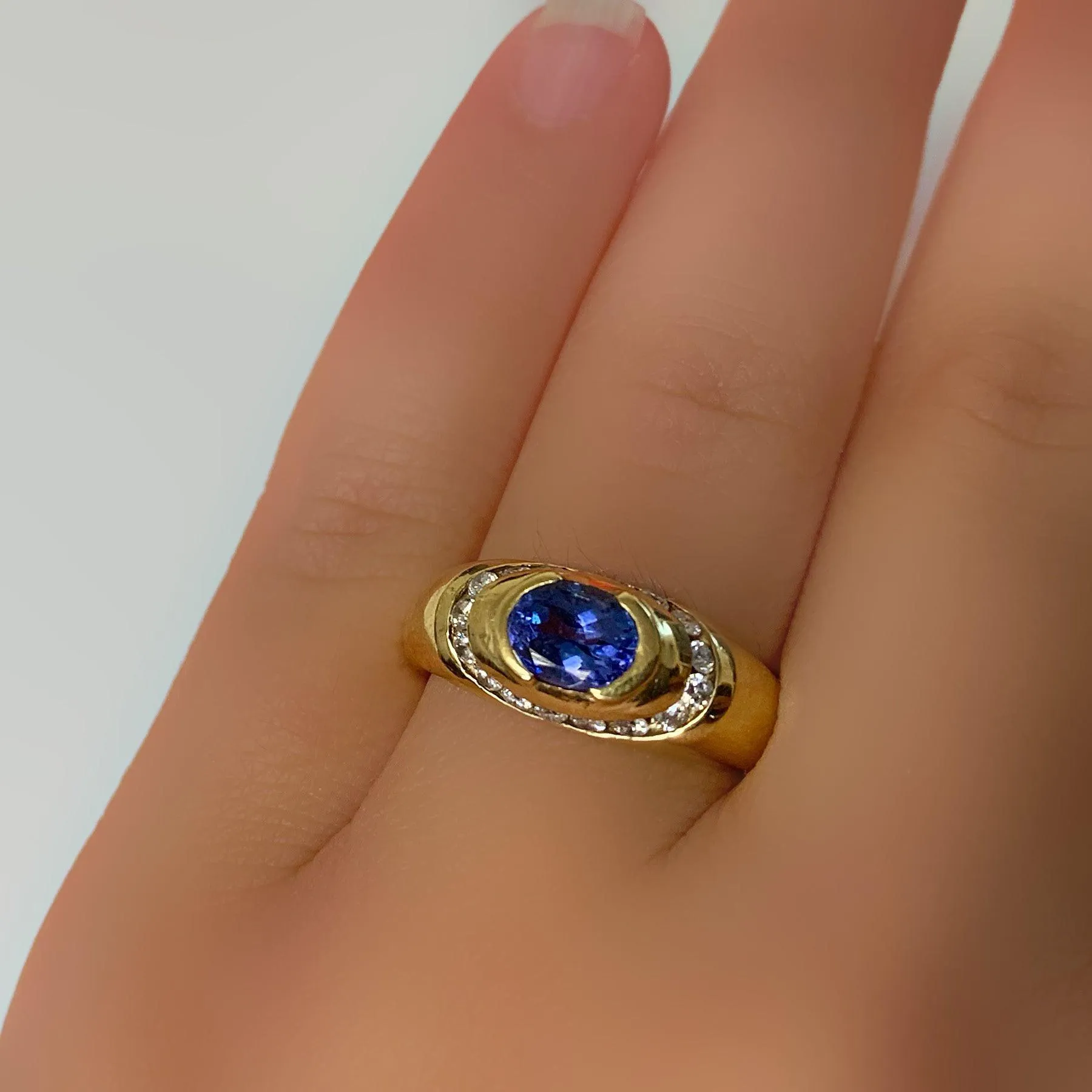 Oval Tanzanite and Diamond Ring 14K Yellow Gold