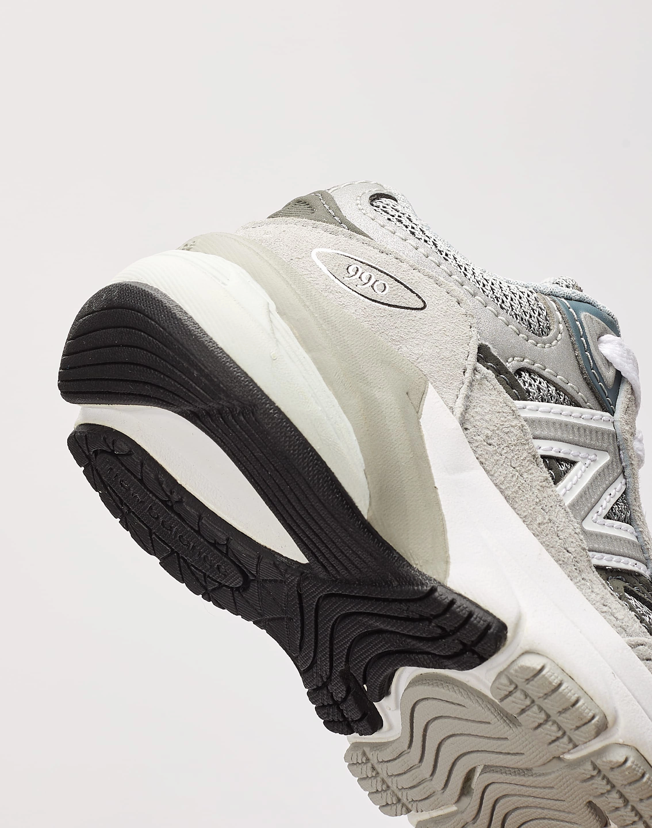 Patterned fashion (floral, stripes, etc.) New Balance 990v6 Toddler