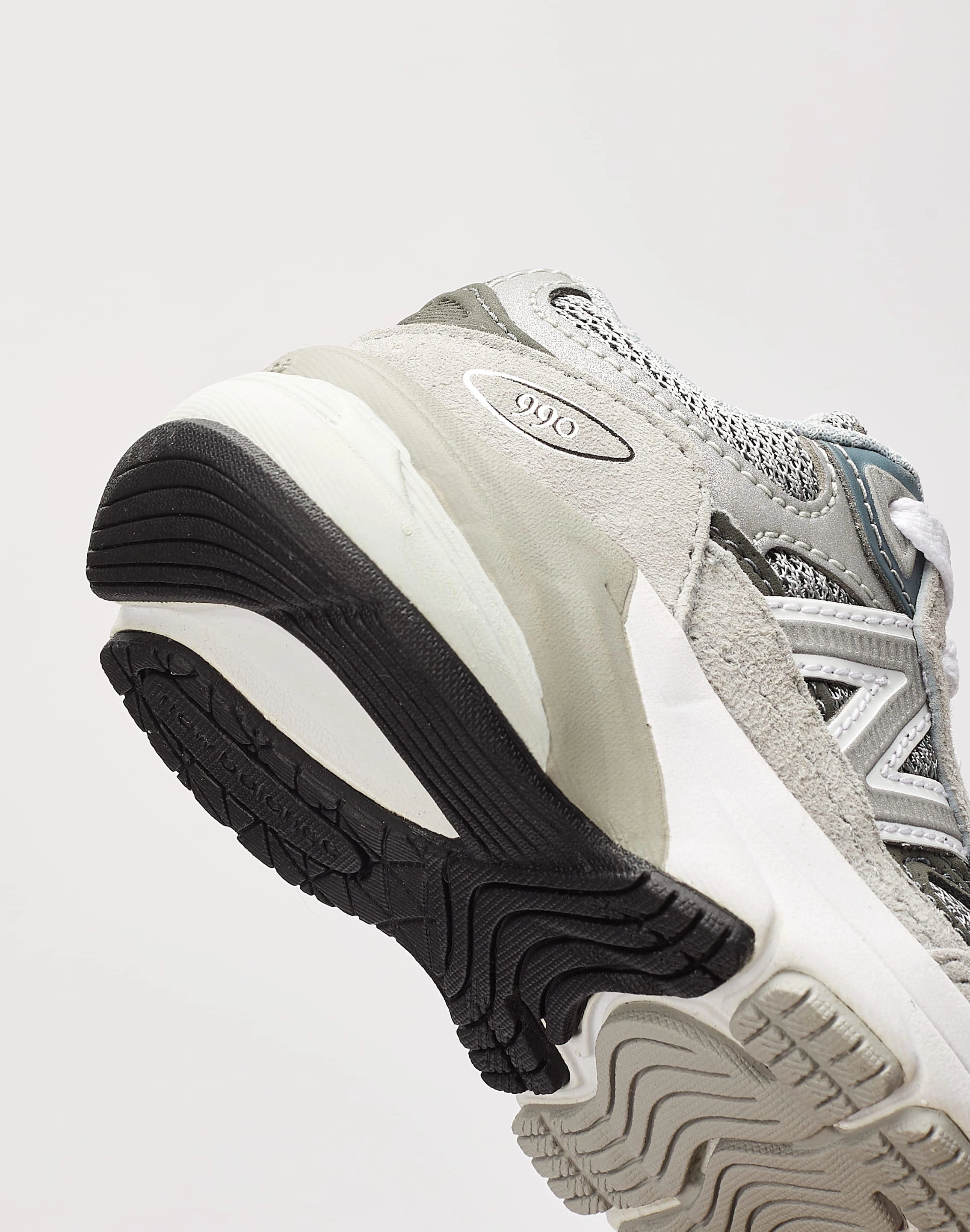 Patterned fashion (floral, stripes, etc.) New Balance 990v6 Toddler