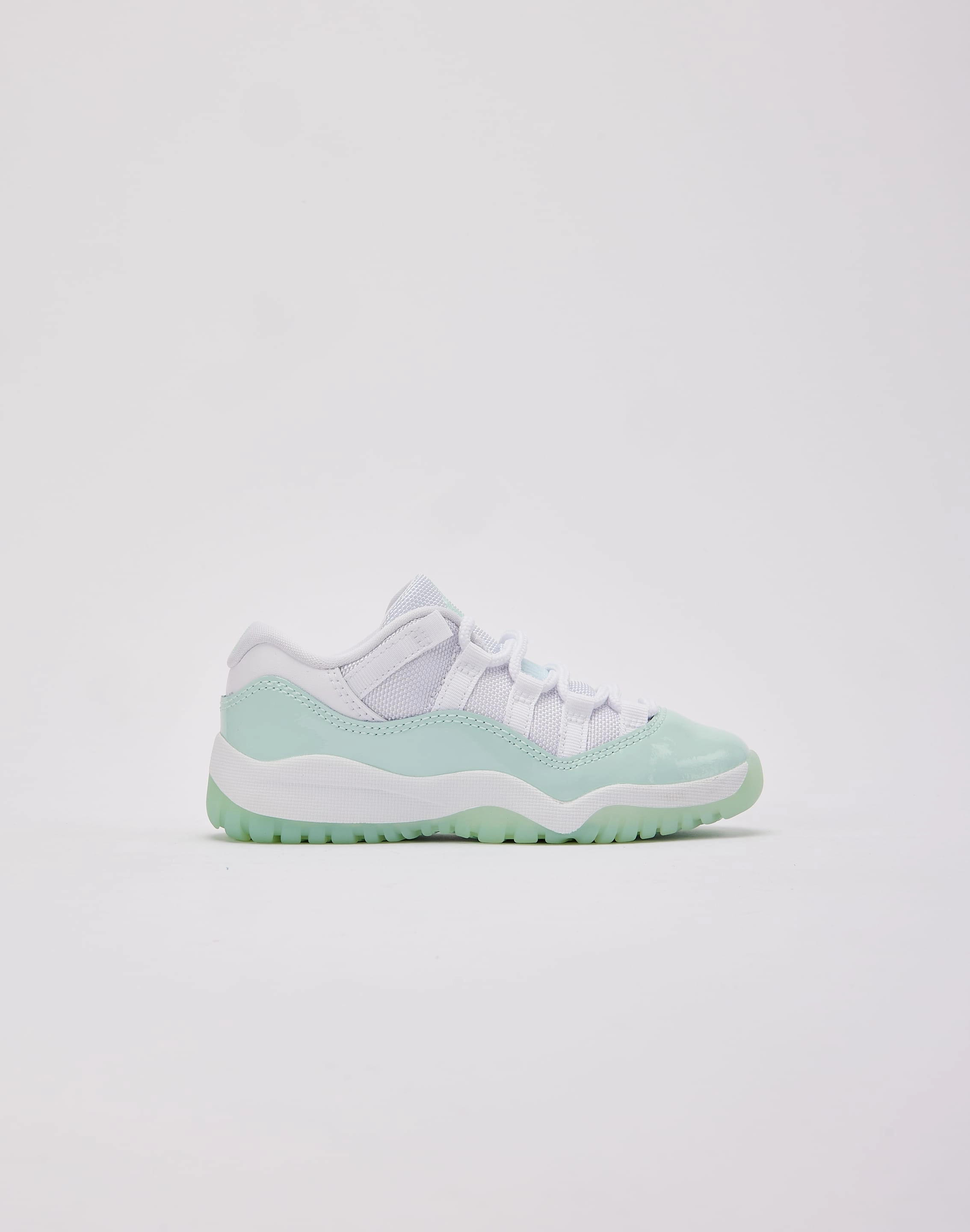Printed fashion Jordan Air Jordan 11 Retro Low 'Igloo' Pre-School Fashion trends