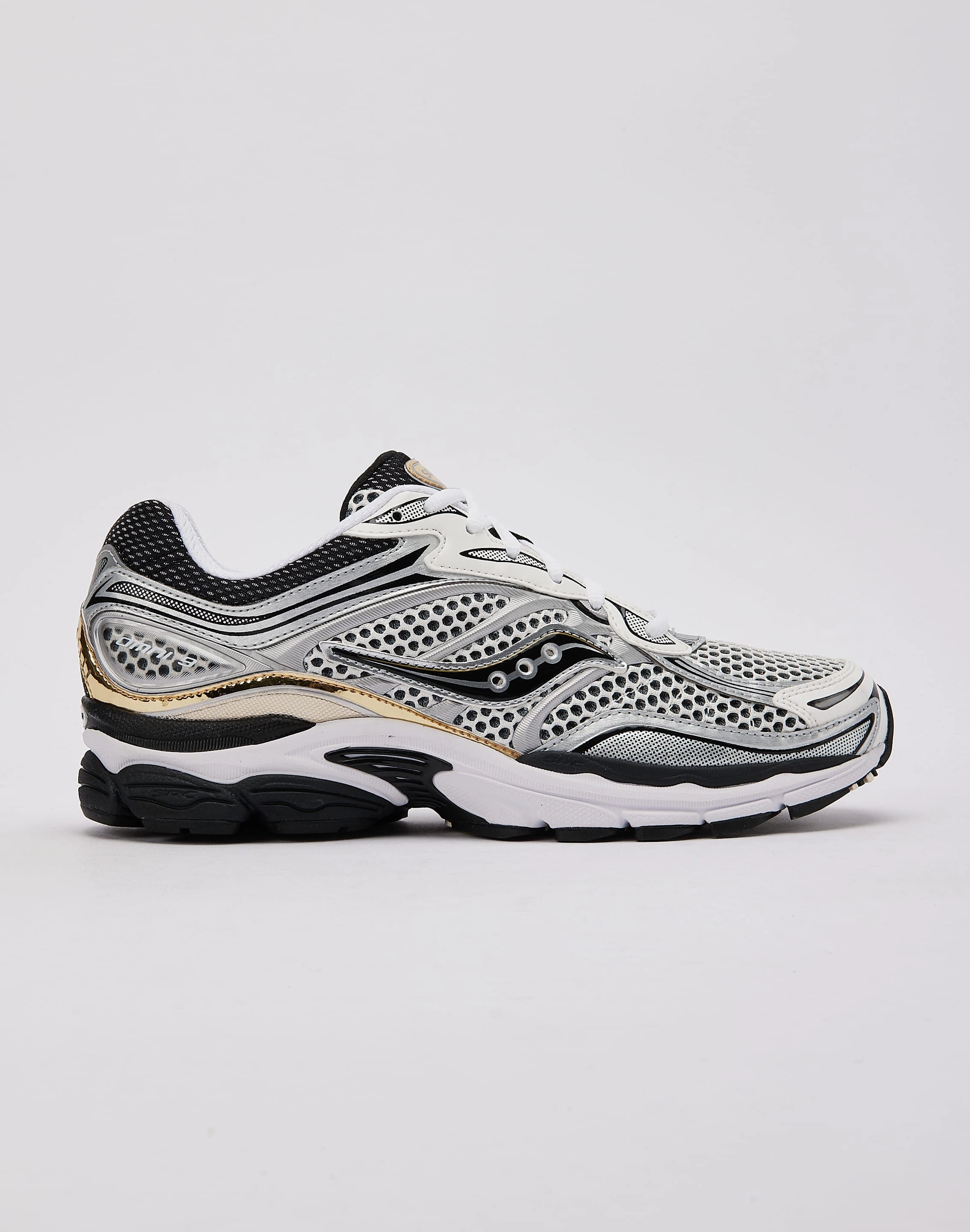 Retro fashion finds Saucony  ProGrid Omni 9 Smart fashion (wearables)