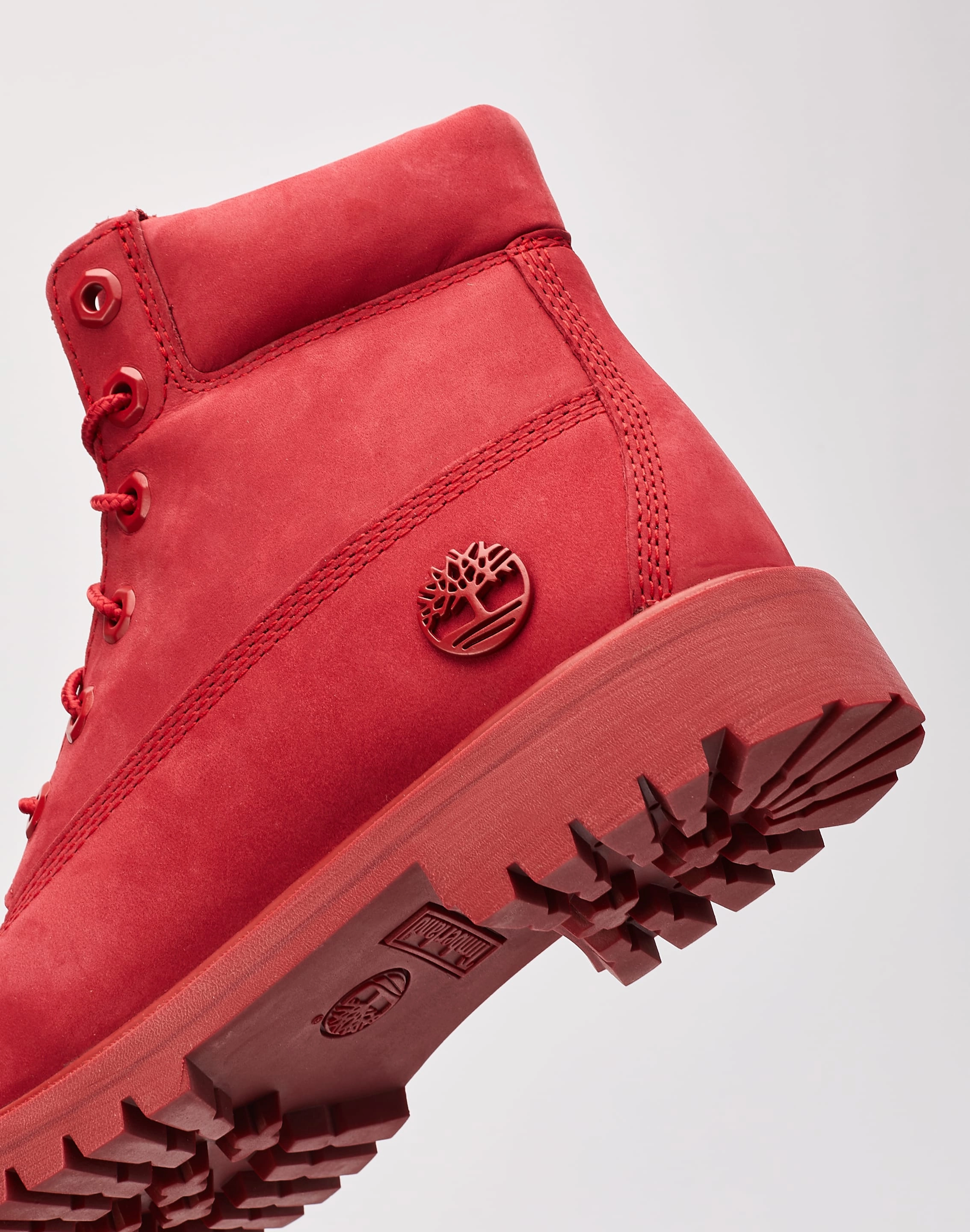 Retro fashion finds Timberland 6-Inch Premium Boots Grade-School