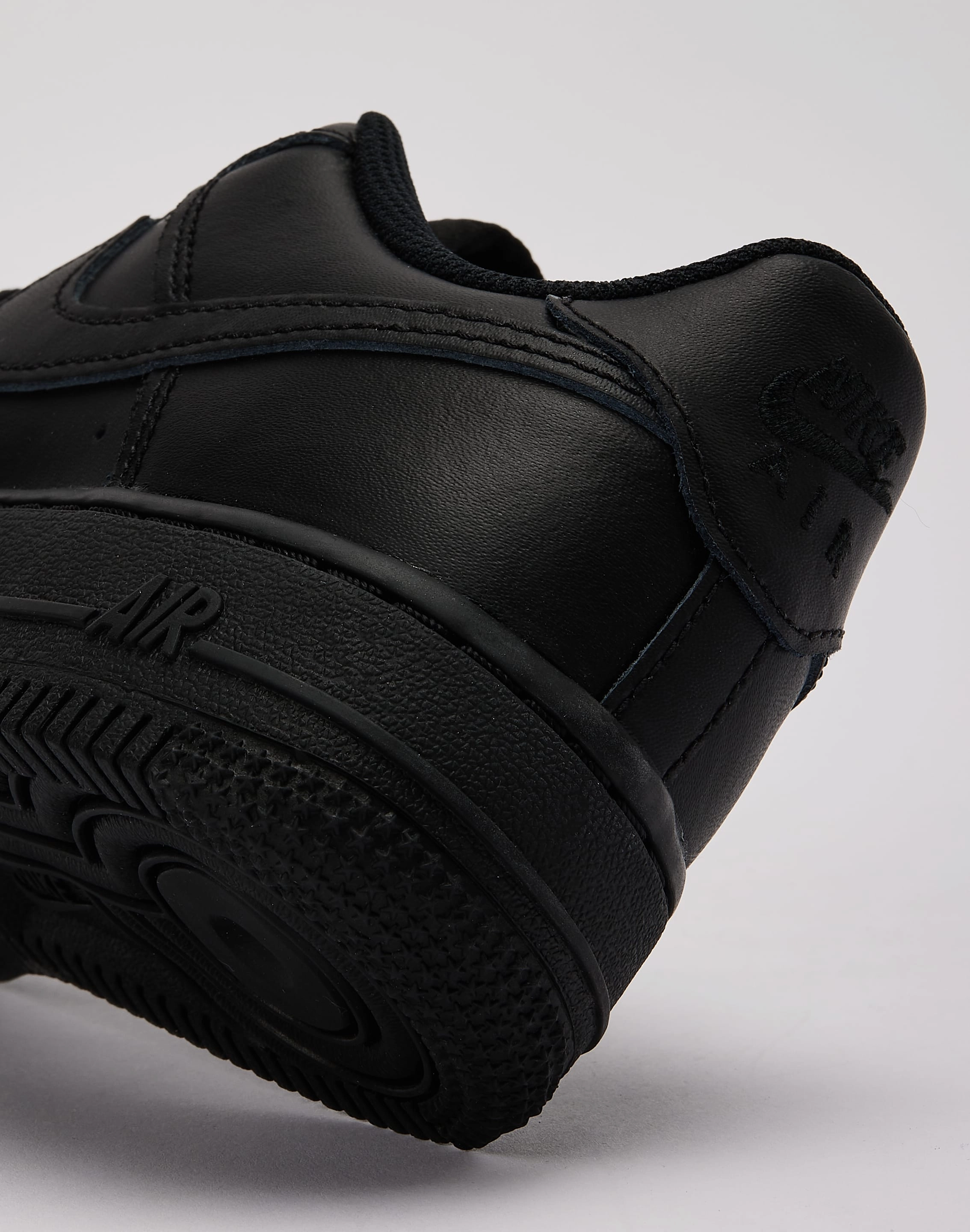 Runway fashion Nike Air Force 1 LE Grade-School