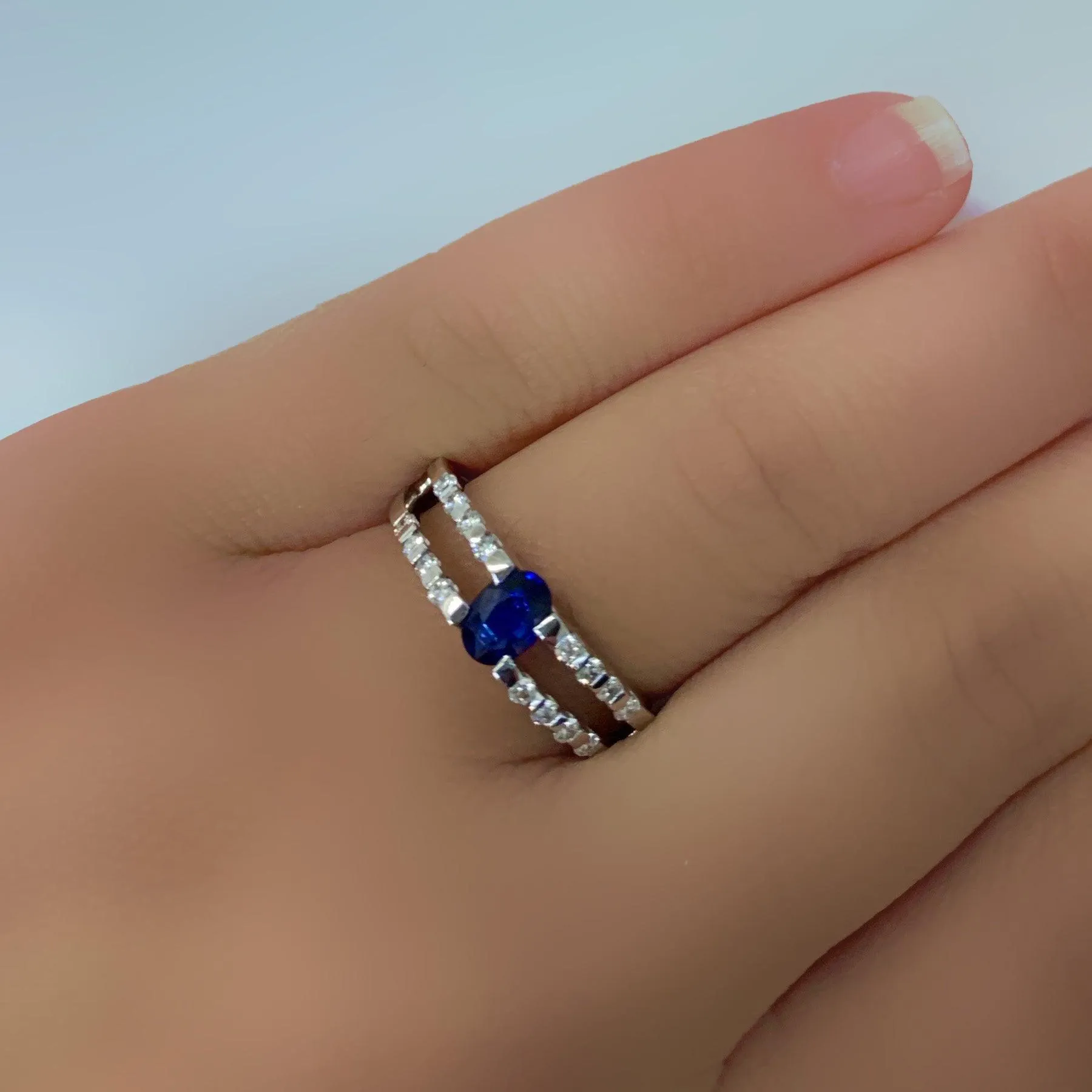 Sapphire Diamond Ring White gold