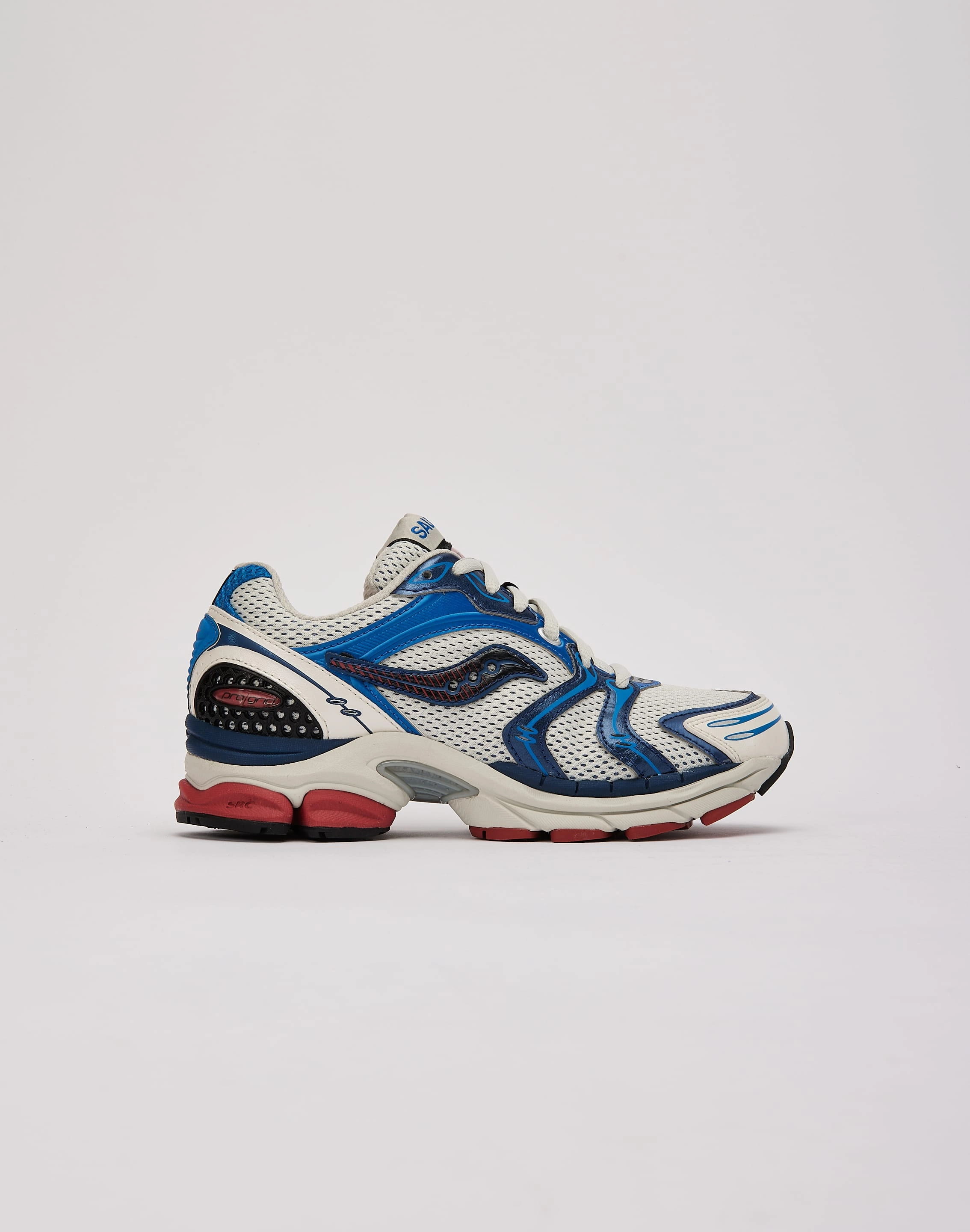 Saucony ProGrid Triumph 4 Grade-School Fashion lookbook Classic fashion pieces
