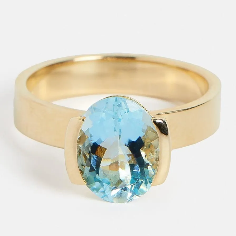 Silvi Ring with Aquamarine in Gold