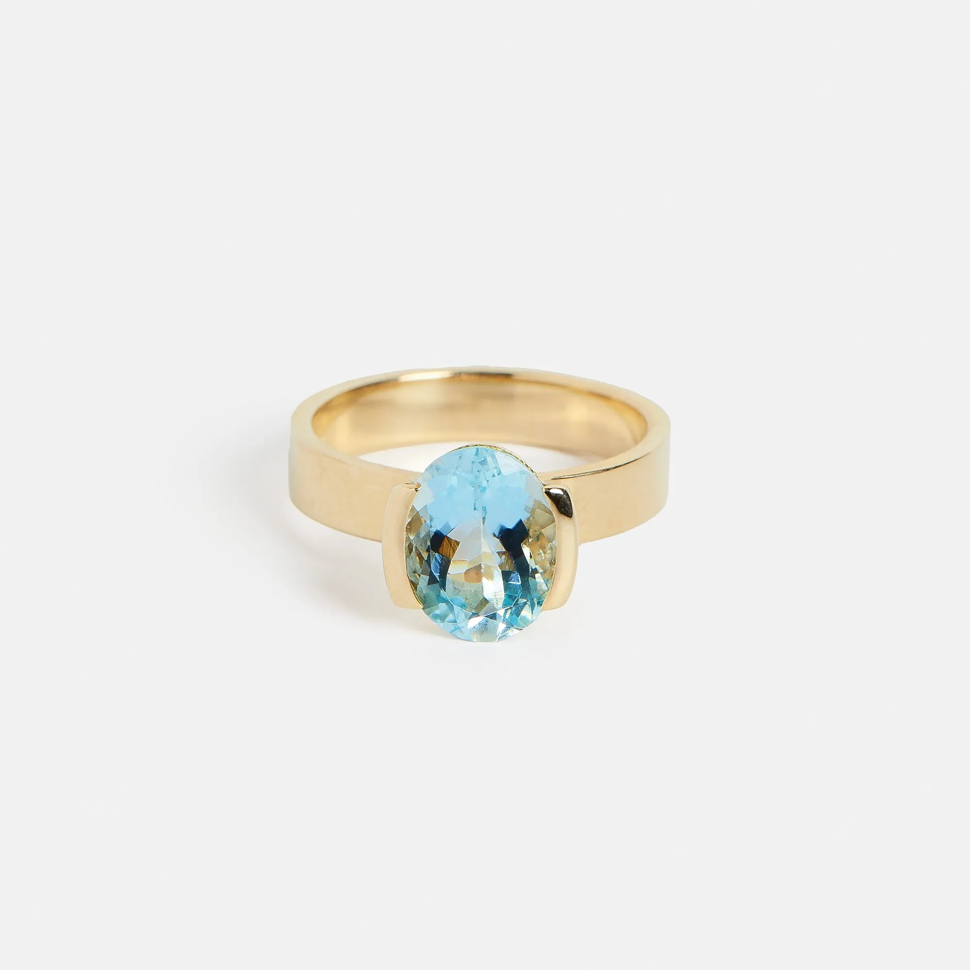 Silvi Ring with Aquamarine in Gold