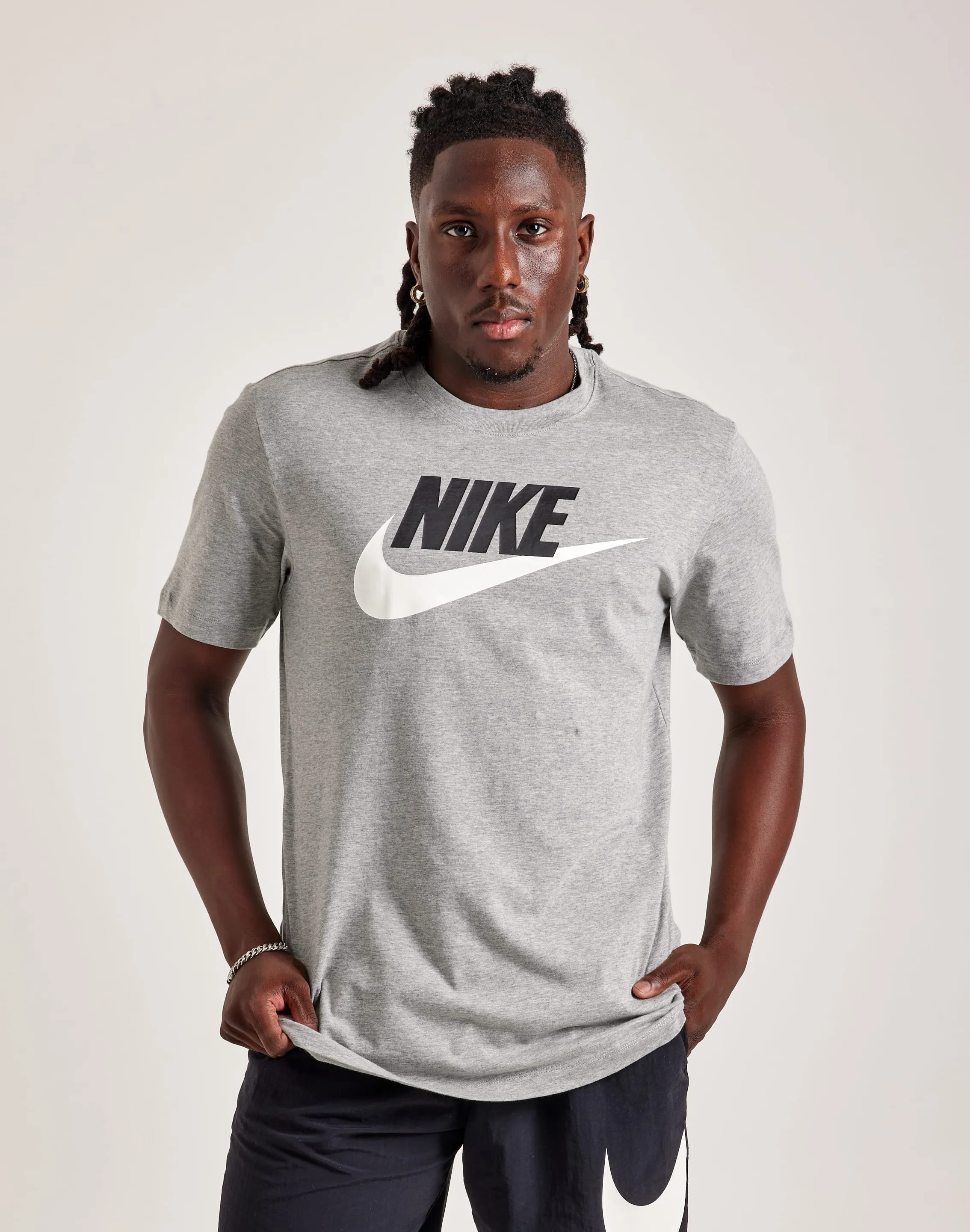 Smart casual wear Nike Icon Futura Tee Fashion inspiration