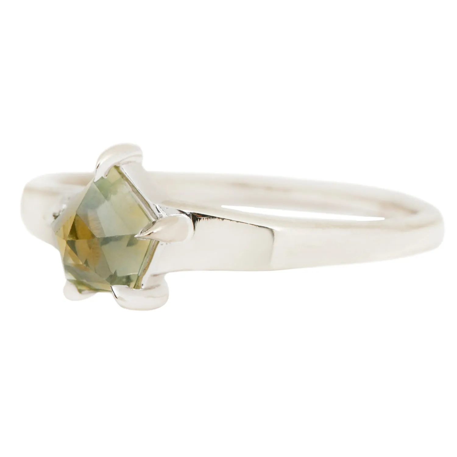 Spring Breeze Sapphire Ring