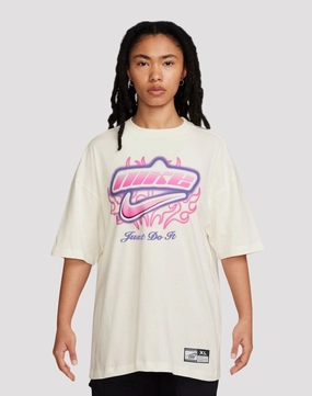 Street fashion Nike Sportswear Oversized Tee Popular fashion picks