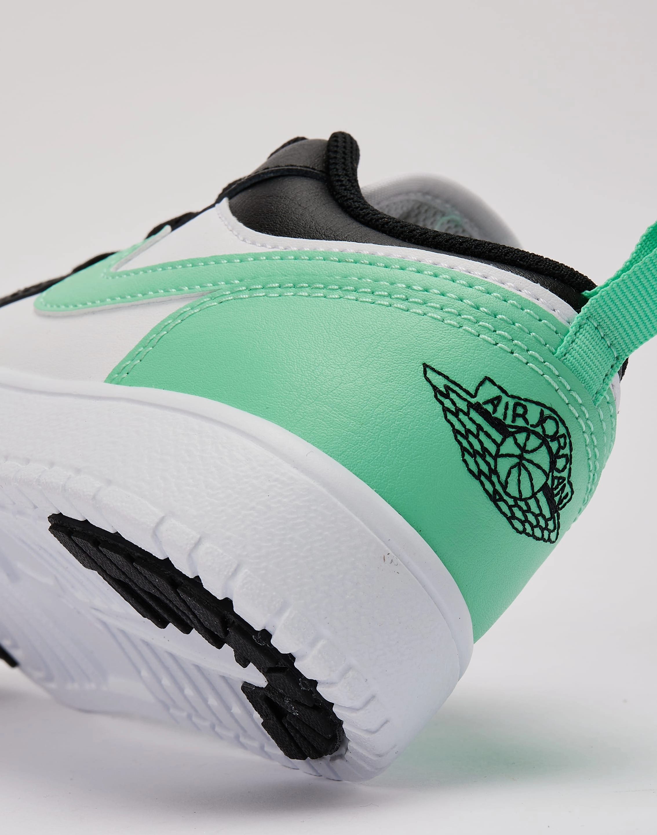 Style statements Jordan Air Jordan 1 Low Alt Pre-School
