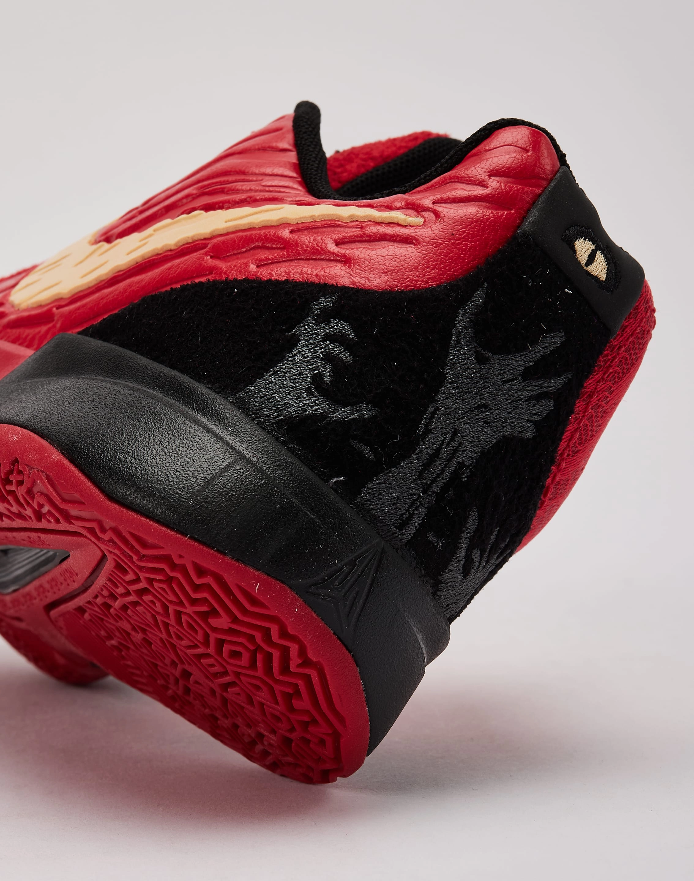 Style statements Nike Ja 2 'Nightmare' Grade-School