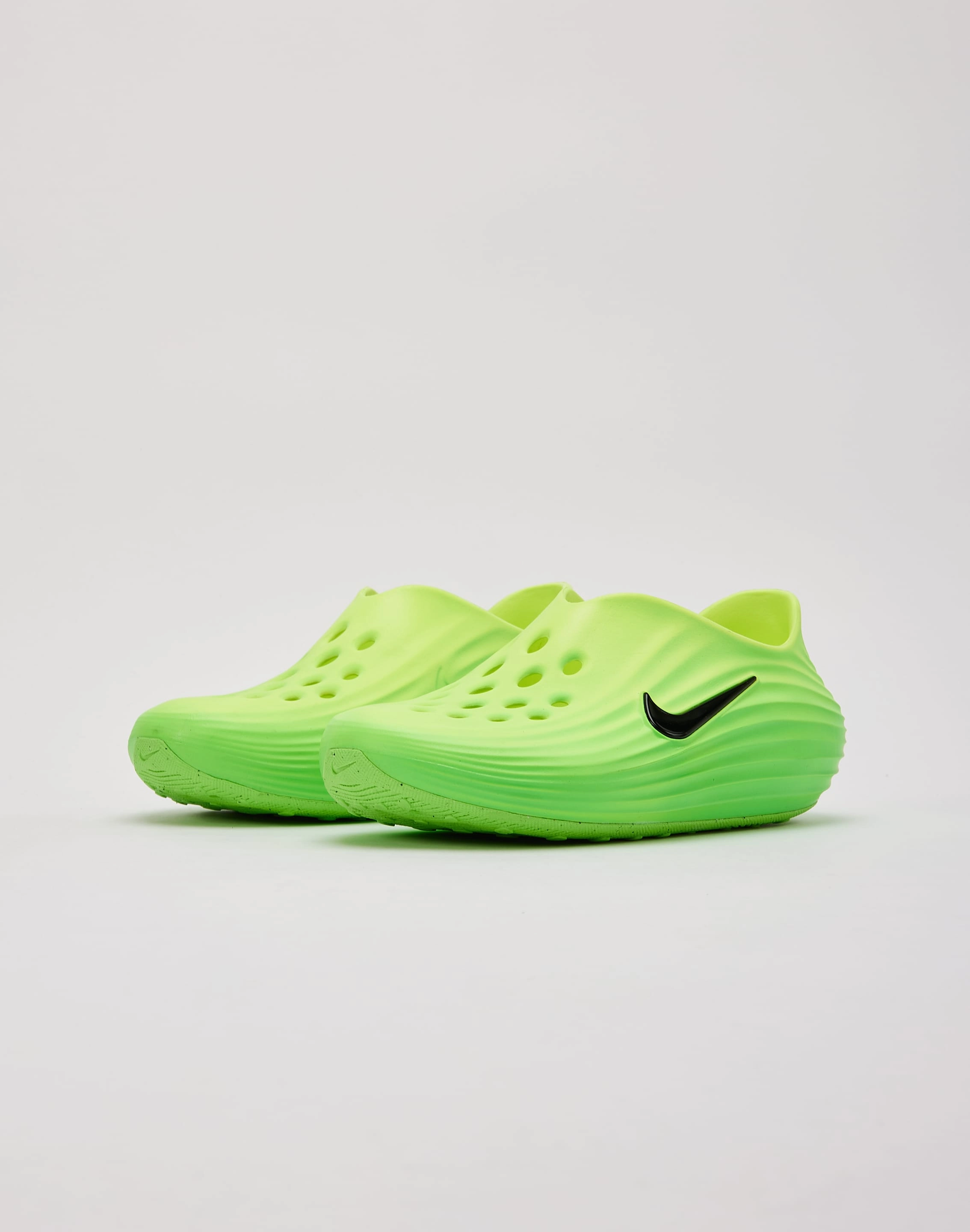 Swimwear selections Nike ReactX Rejuven8 Grade-School