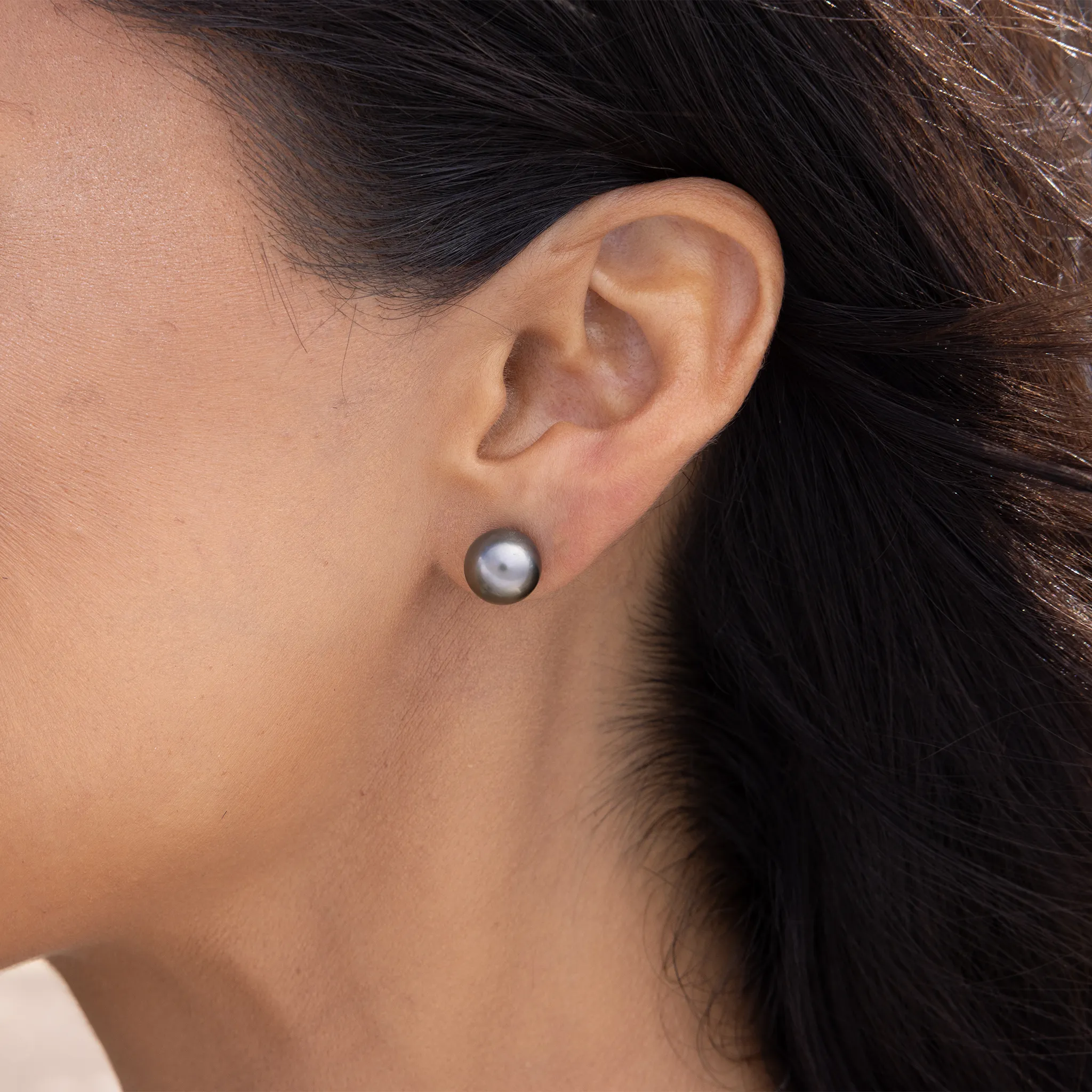 Tahitian Black Pearl Earrings in White Gold - 9-10mm