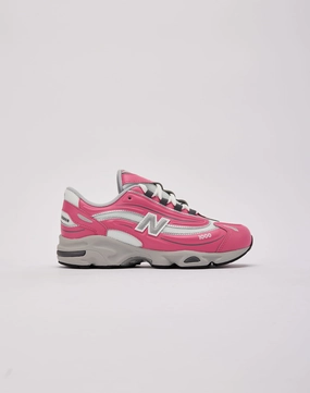 Trendy gear New Balance 1000 Grade-School Fashionable options