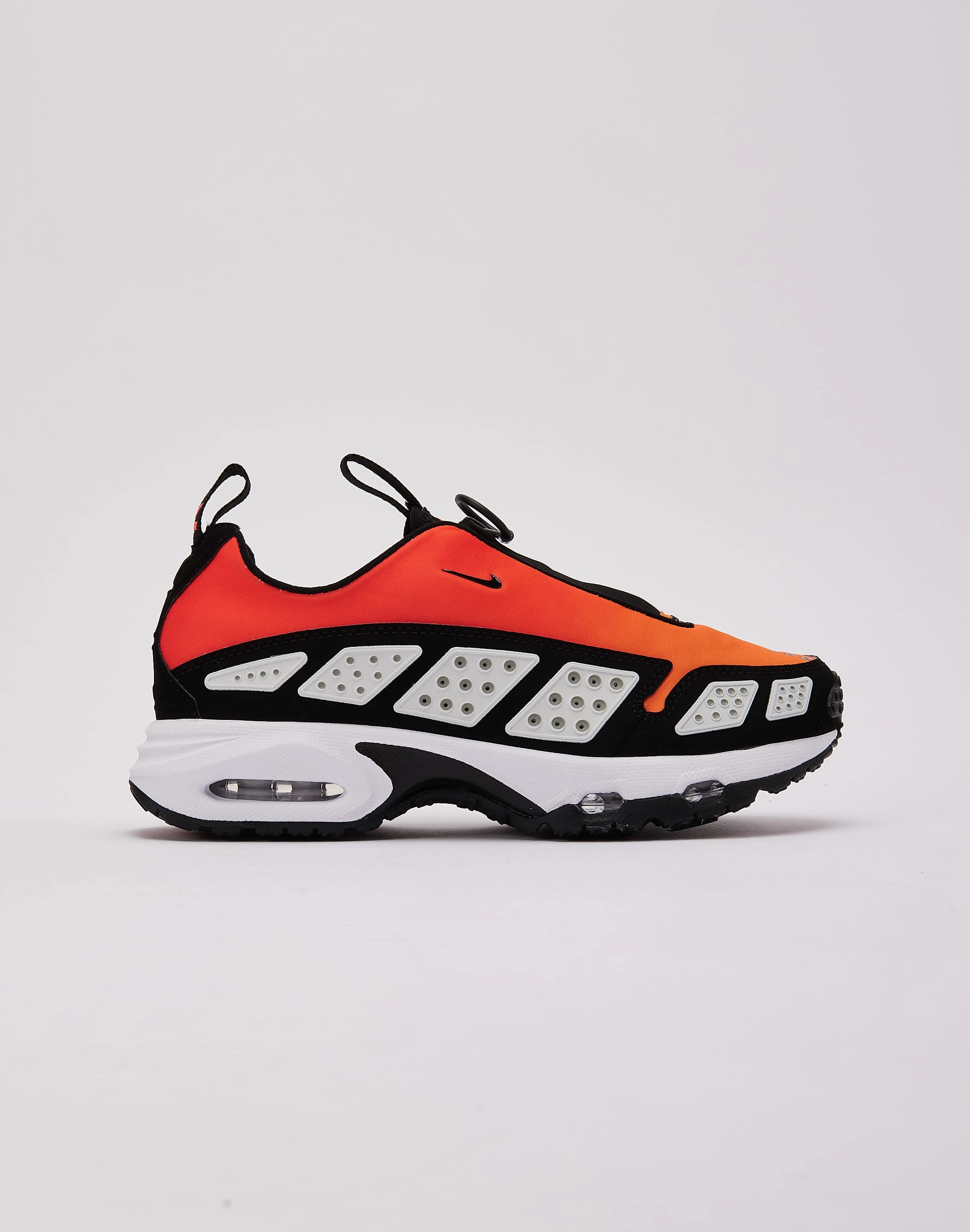 Trendy gear Nike Air Max SNDR 'Bright Crimson' Fashion for all body types