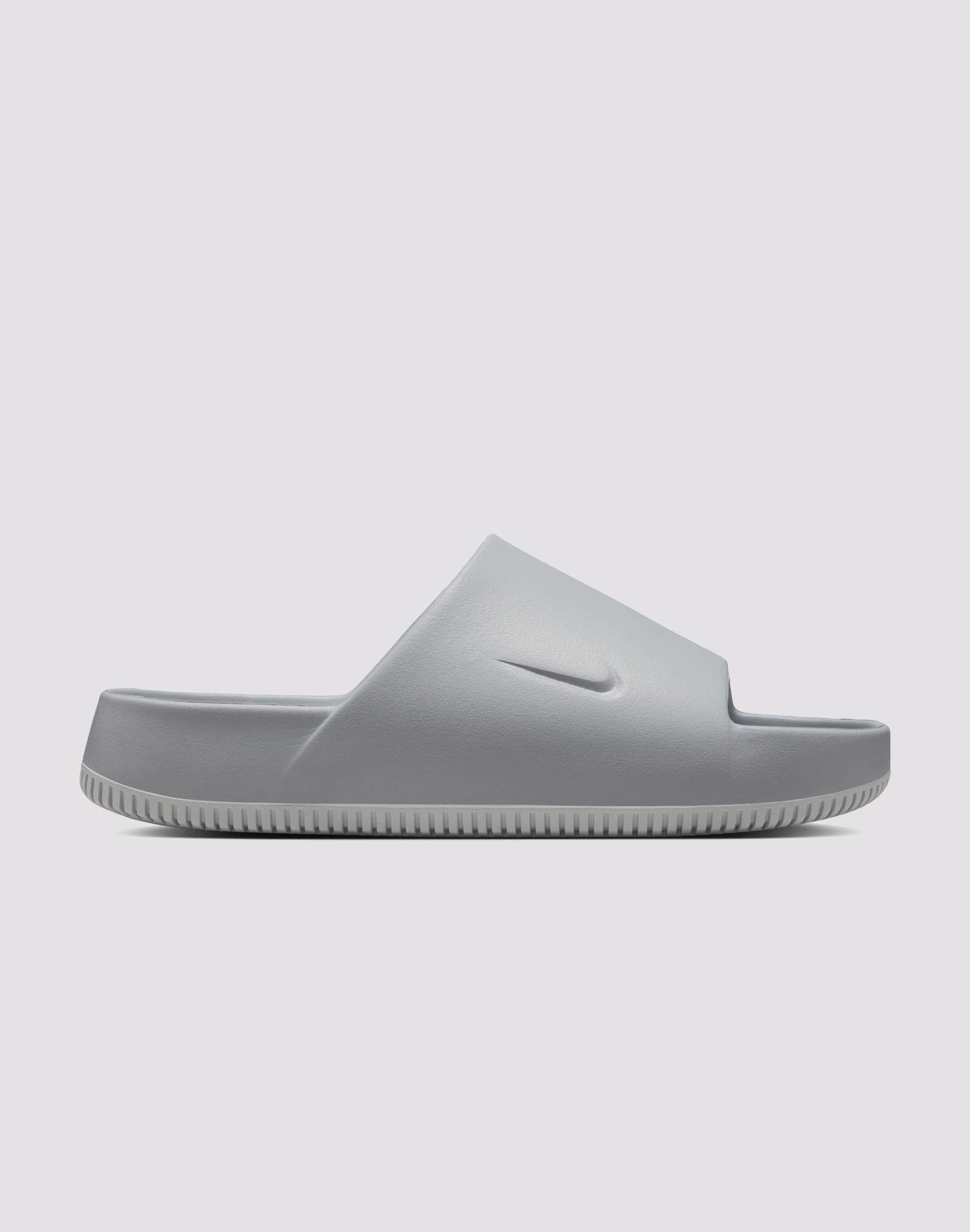 Trendy gear Nike Calm Slides Beaded fashion items