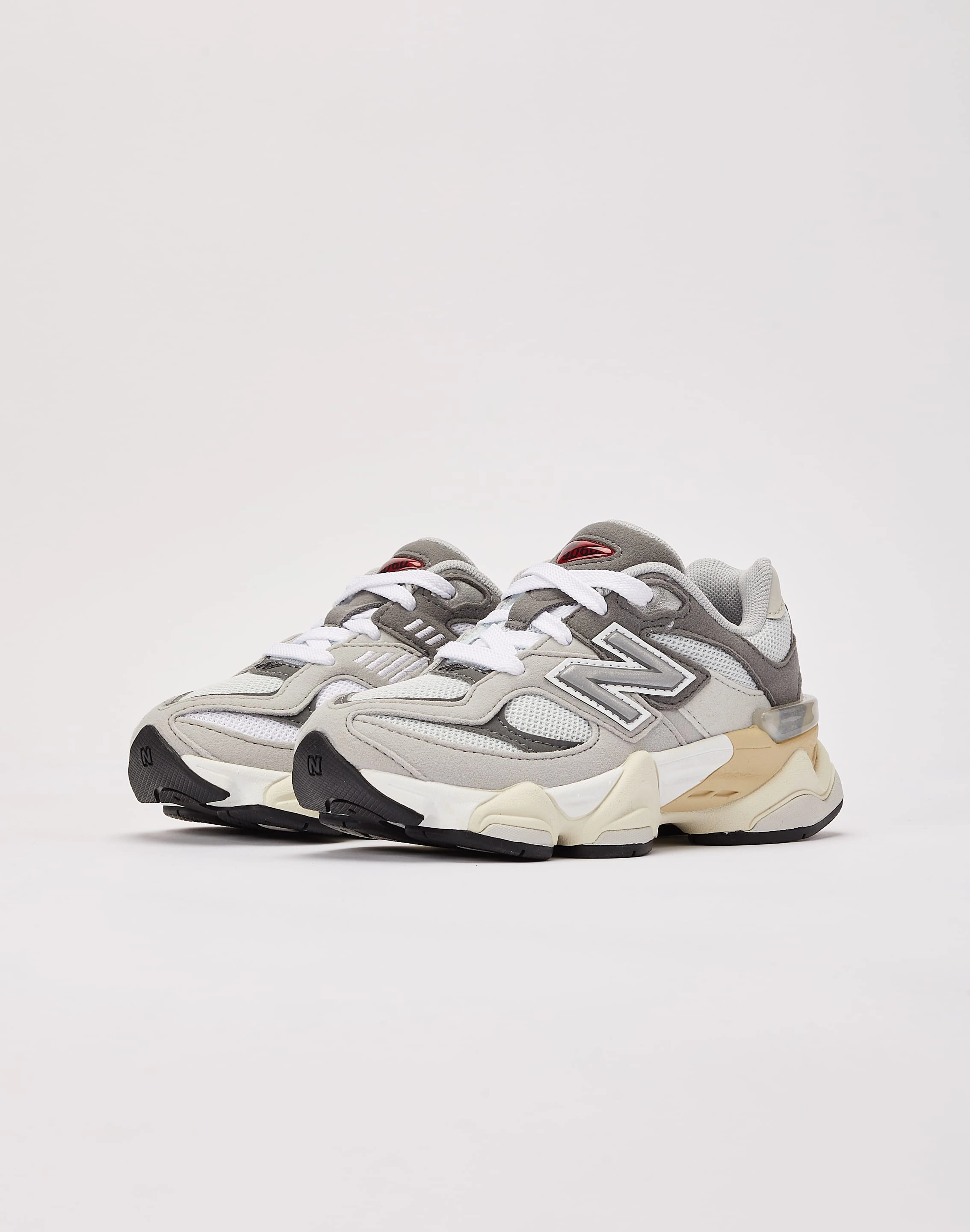 Vintage - inspired fashion New Balance 9060 Pre-School