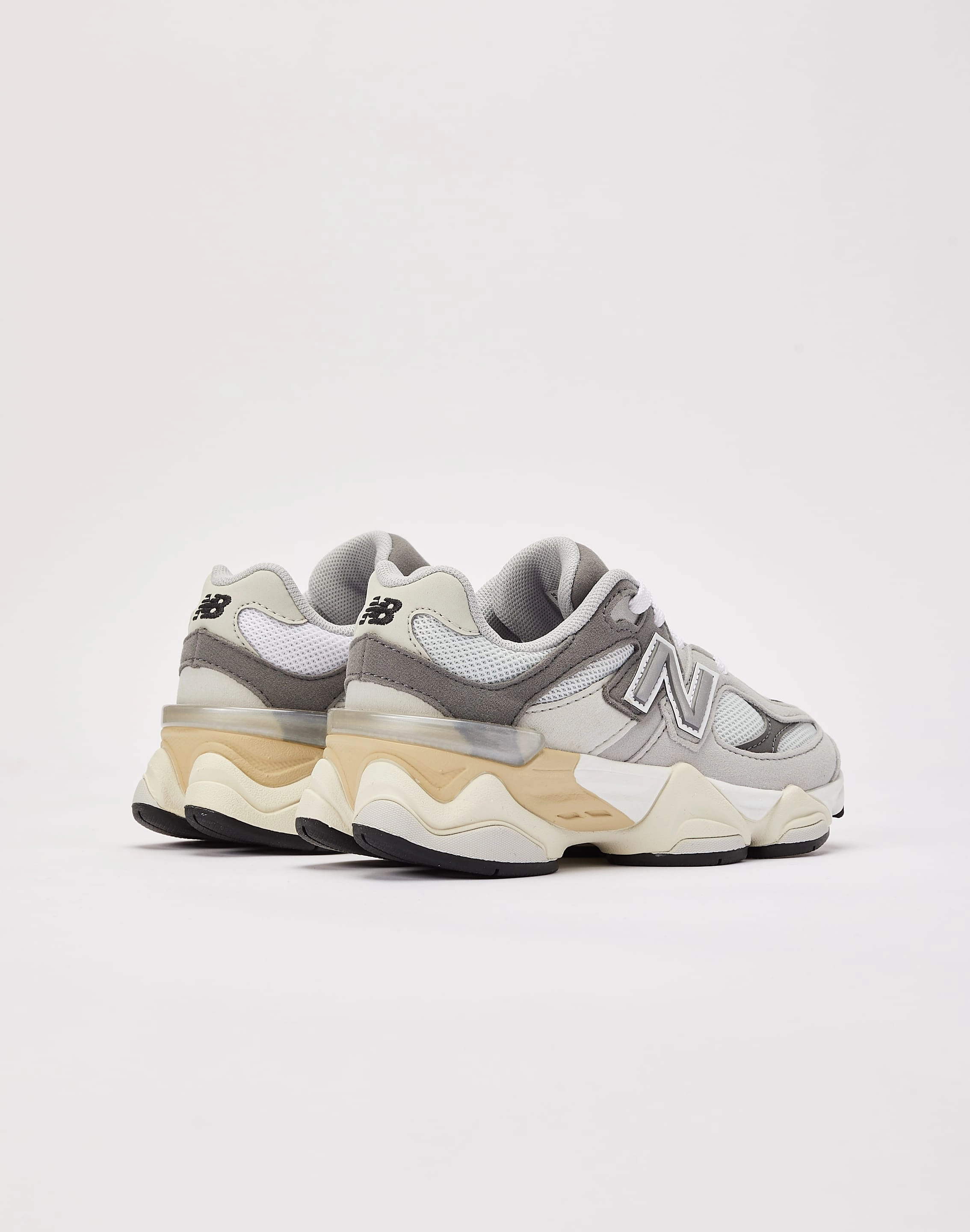 Vintage - inspired fashion New Balance 9060 Pre-School