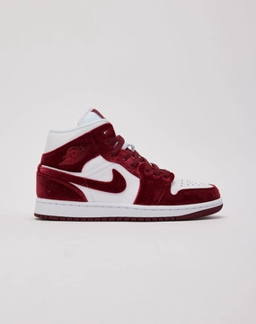 Wardrobe staples Jordan Air Jordan 1 Mid SE Popular fashion picks