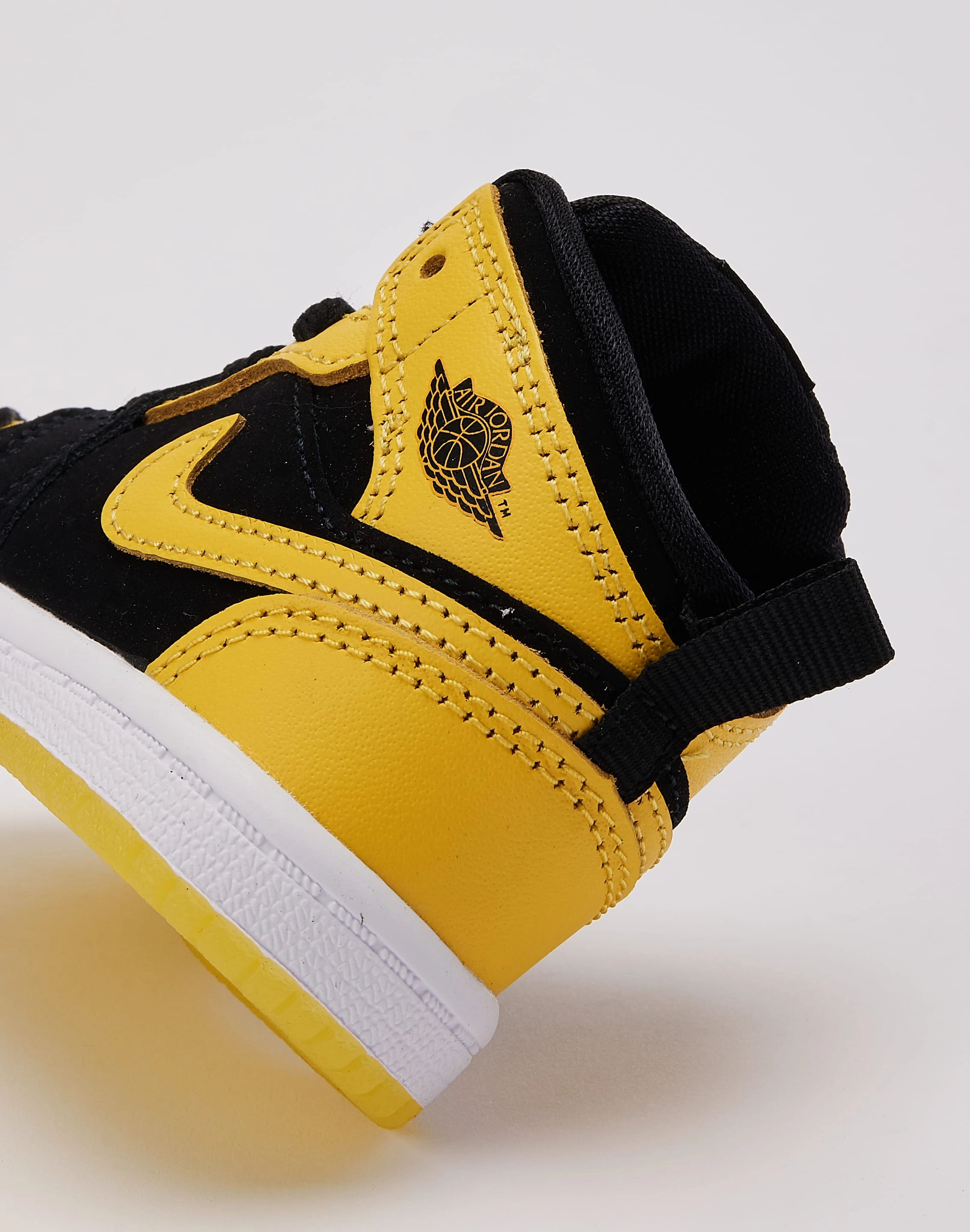 Workwear options Jordan Air Jordan 1 Mid SE 'New Love' Toddler